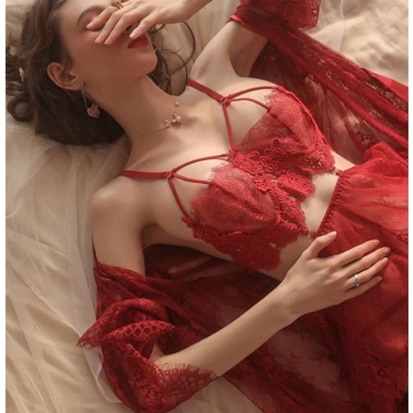 Sexy Red Lace Lingerie Set - Picture 2 of 4